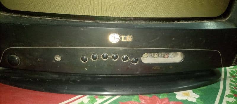 LG ka tv best condition for sall big spekar sound is very Good 2