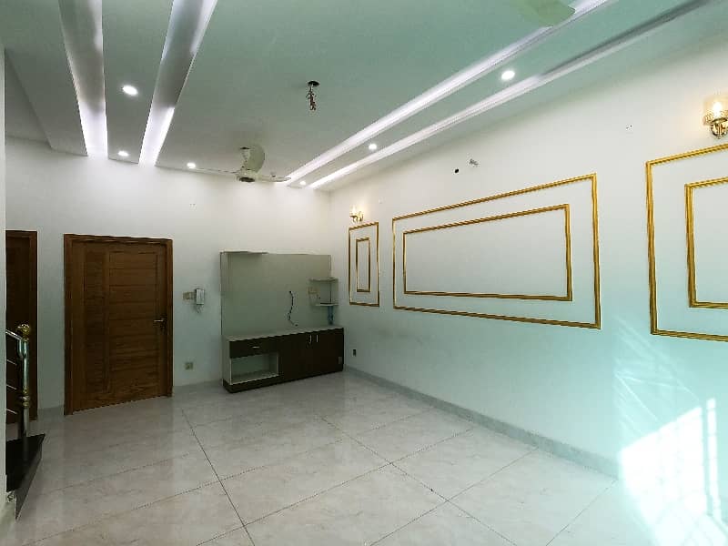 5 Marla House Is Available For Sale In DHA Rahbar Phase 2 Block-M Lahore 1