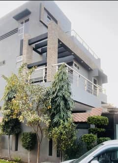 Used 10.127 Dominican Marla House Corner For Sale Tariq Garden Housing Society Lahore LDA Approved 0