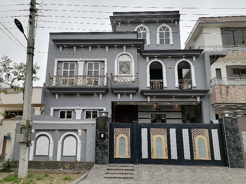 House For Sale In Rs. 38000000/- 1