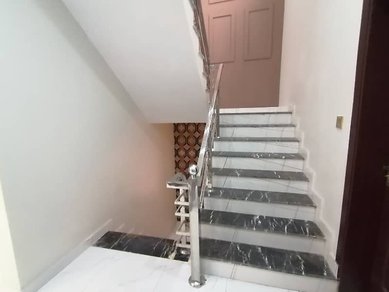House For Sale In Rs. 38000000/- 8