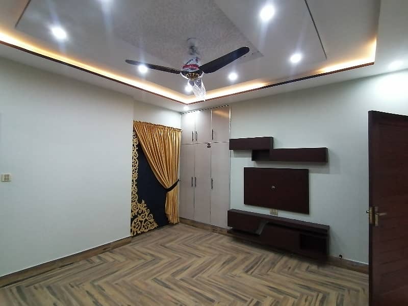 House For Sale In Rs. 38000000/- 13