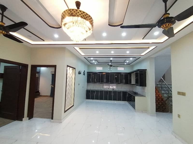 House For Sale In Rs. 38000000/- 22