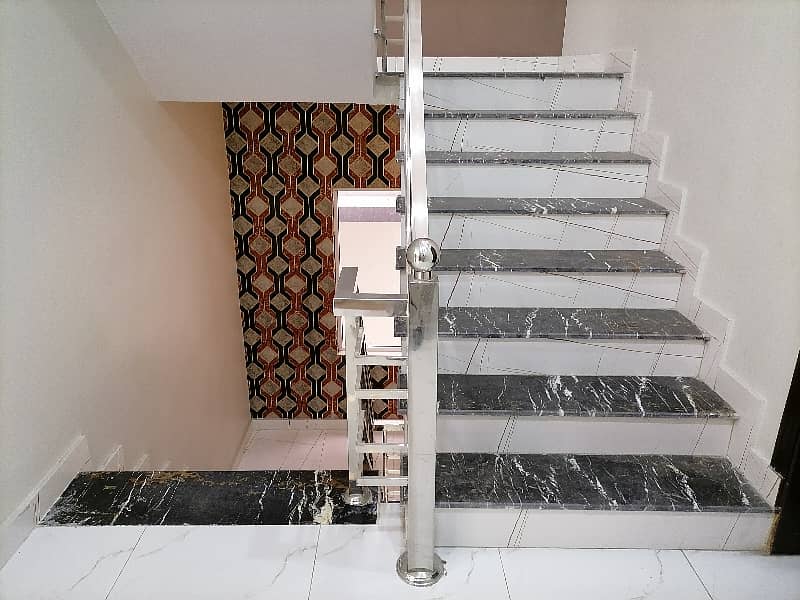 House For Sale In Rs. 38000000/- 26