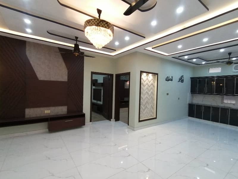 House For Sale In Rs. 38000000/- 27