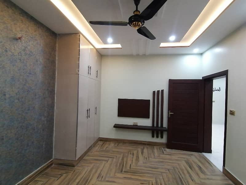 House For Sale In Rs. 38000000/- 30