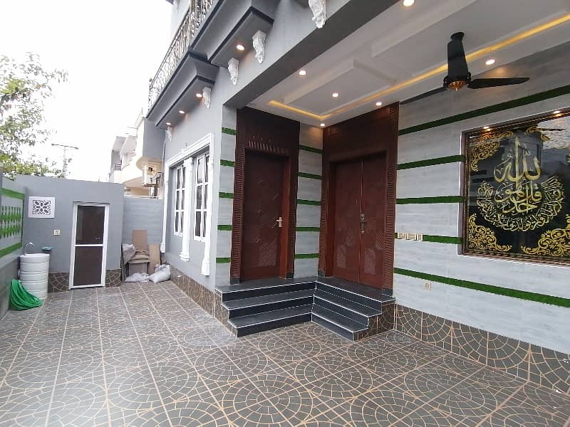 House For Sale In Rs. 38000000/- 45