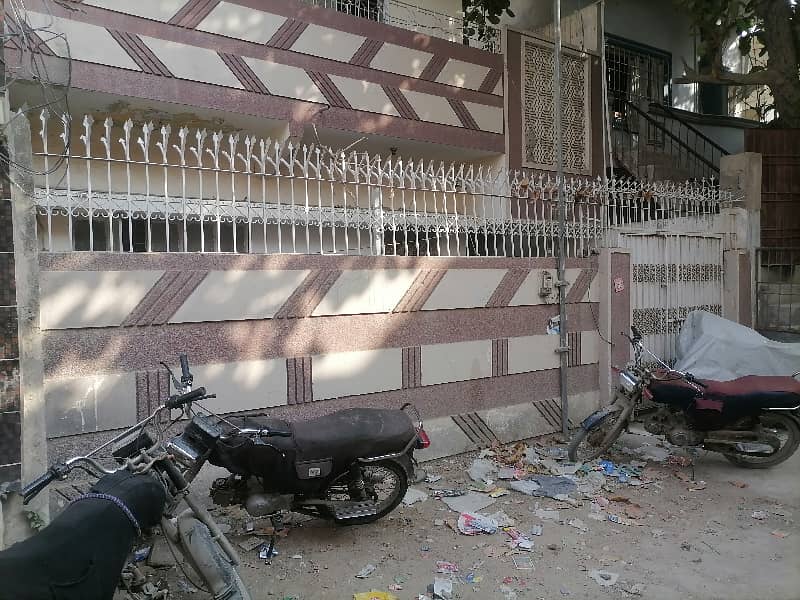 House Spread Over 120 Square Yards In North Karachi - Sector 11-C/1 Available 4