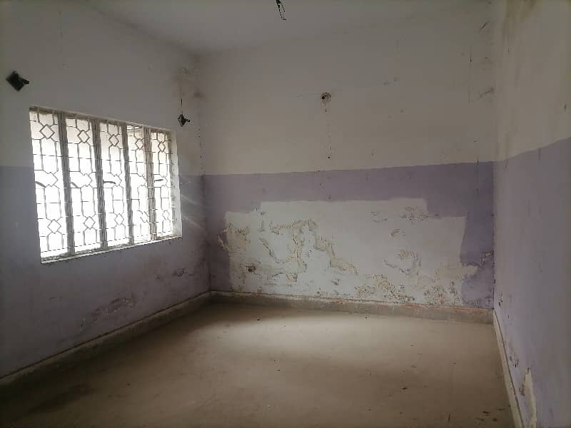 House Spread Over 120 Square Yards In North Karachi - Sector 11-C/1 Available 11