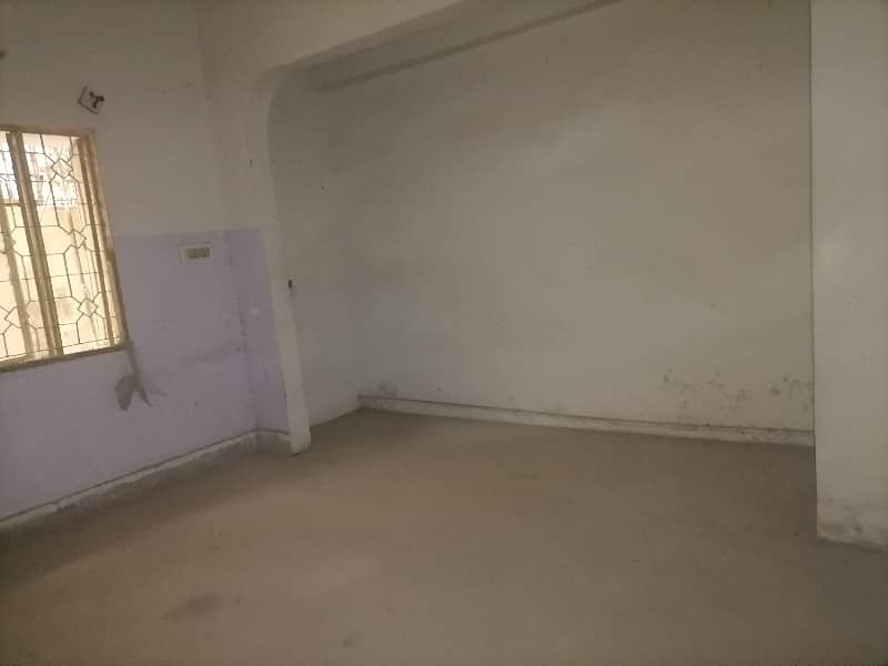 House Spread Over 120 Square Yards In North Karachi - Sector 11-C/1 Available 12