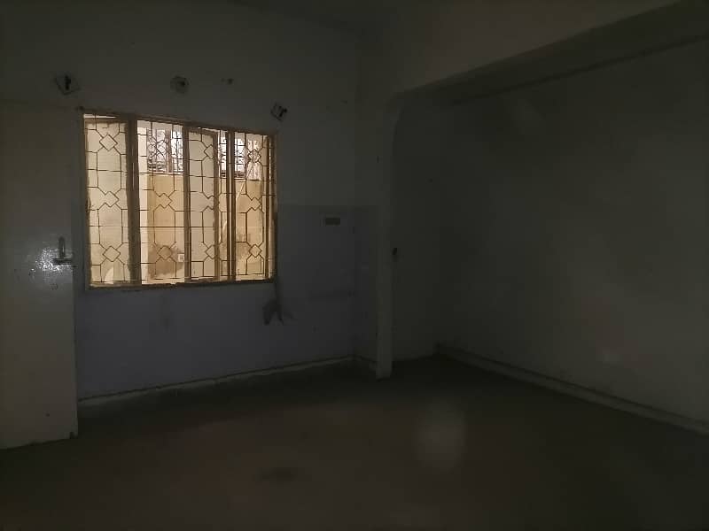 House Spread Over 120 Square Yards In North Karachi - Sector 11-C/1 Available 13