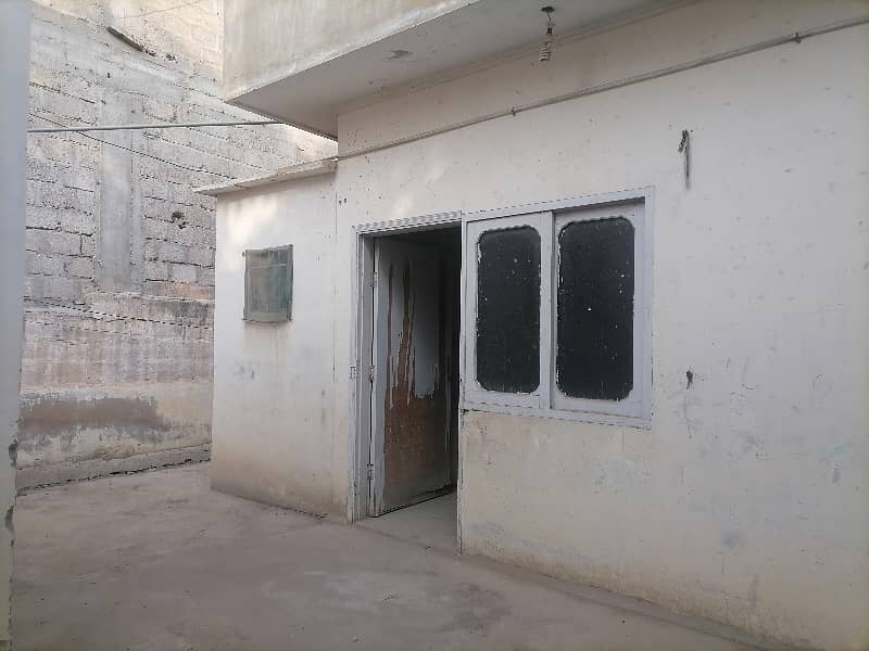 House Spread Over 120 Square Yards In North Karachi - Sector 11-C/1 Available 18