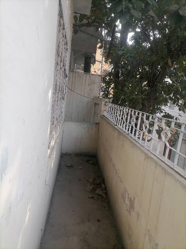 House Spread Over 120 Square Yards In North Karachi - Sector 11-C/1 Available 23