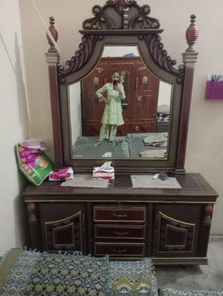 bed ,side table 2, dressing table ,showcase for sell 4