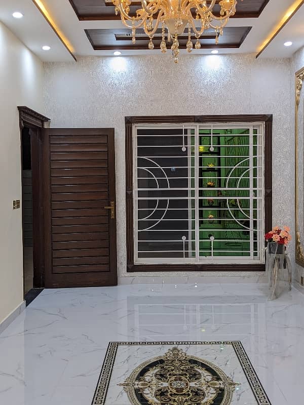 10 MARLA BRAND NEW FIRST ENTERY VIP LUXERY LEATEST ULTRA MODERN STYLISH House available for sale in johertown lahore on main 65 fit road by fast property services real estate and builders lahore 39