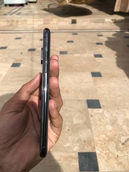 Iphone x 64 Gb | Non PTA | Best condition No fault | 0,3,2,3,8665015 4