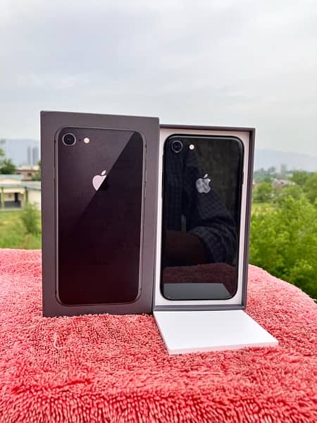 iPhone 8 64gb offical pta proved with box 1