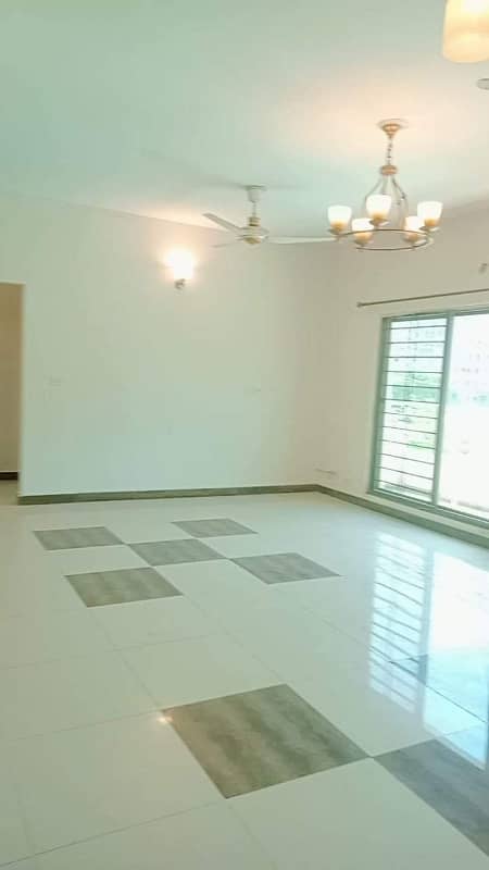 Apartment available for sale in Askari 11 sec-B Lahore 8