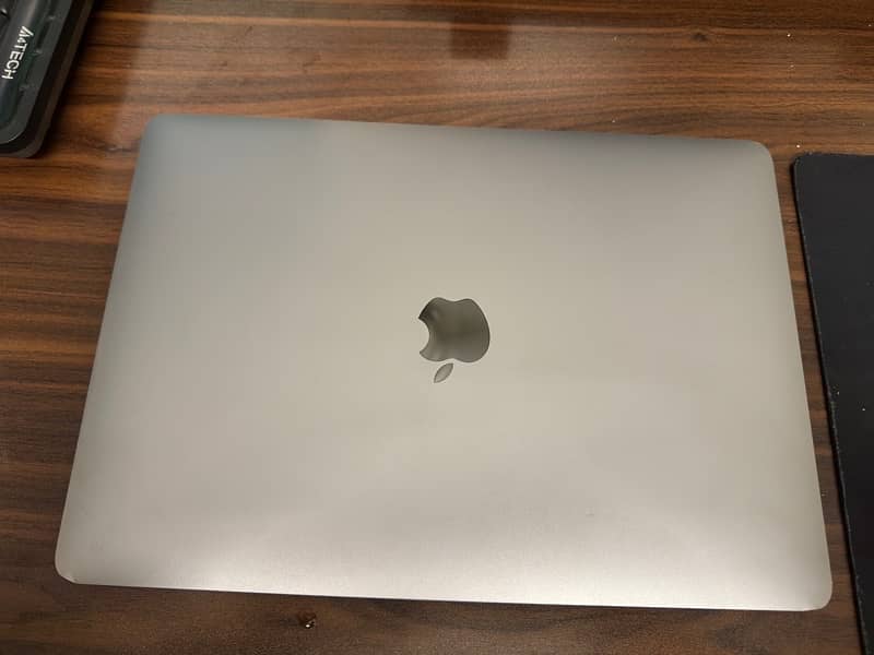 Selling my MacBook Pro 2017 256gb i5 6