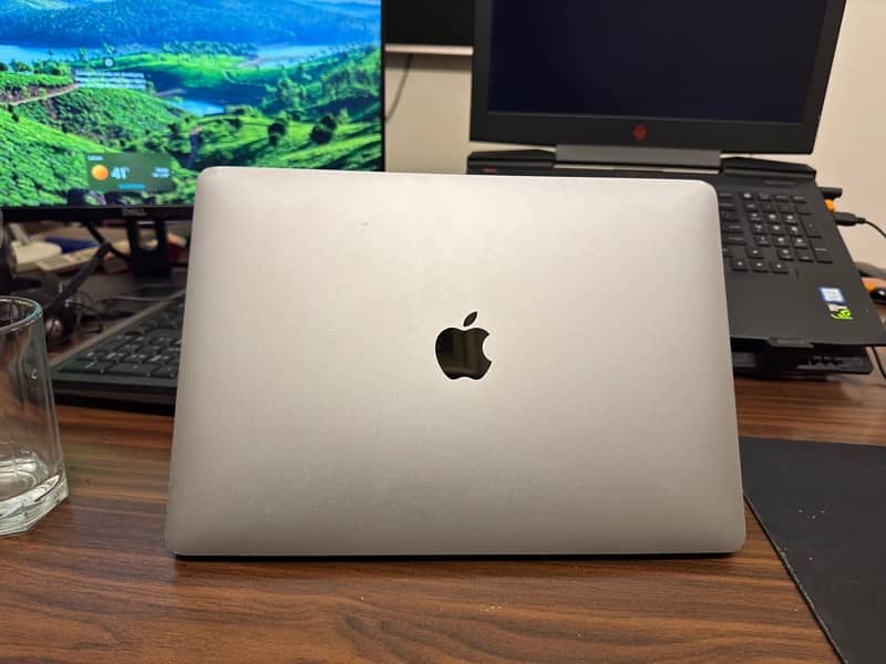 Selling my MacBook Pro 2017 256gb i5 10