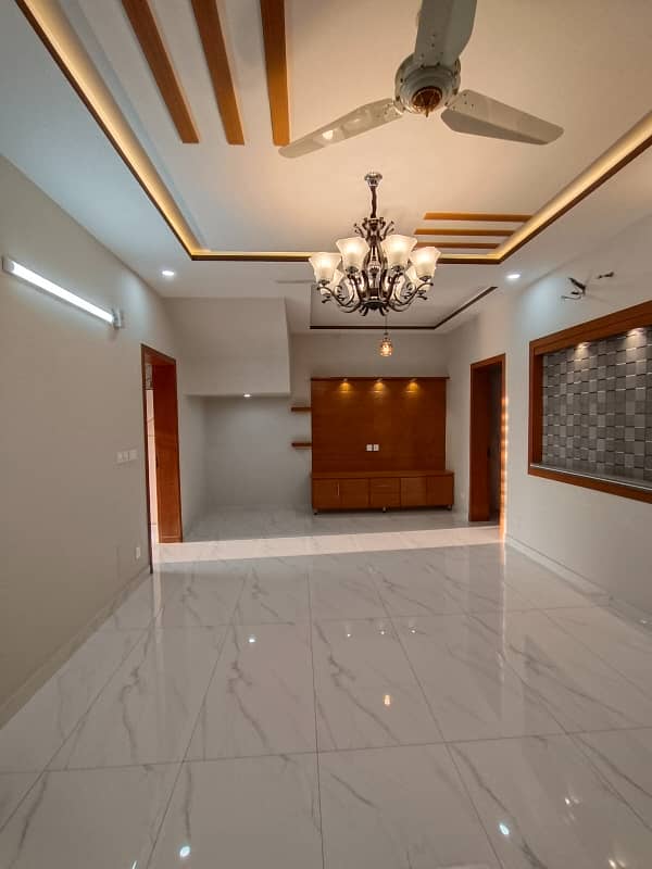 Brand New, 35x70, Park Face House for Sale with 6 Bedrooms in G-13, Islamabad 6