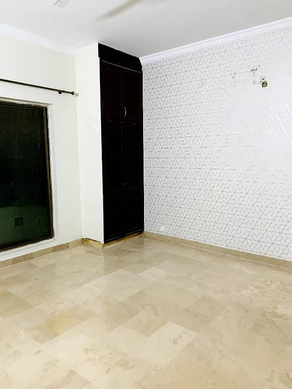 F-11 Markaz Beautiful Luxury Fully Renovated 1 Bedroom Apartment Available For Sale Investors Rate 3