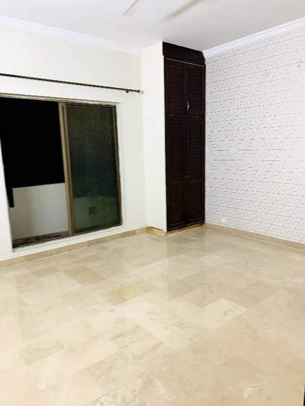 F-11 Markaz Beautiful Luxury Fully Renovated 1 Bedroom Apartment Available For Sale Investors Rate 4