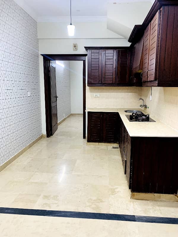 F-11 Markaz Beautiful Luxury Fully Renovated 1 Bedroom Apartment Available For Sale Investors Rate 7