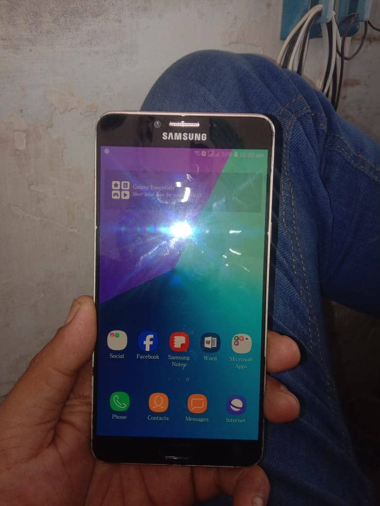 Samsung c9 pro 10 by 9 6gb ram 64gb storage 0