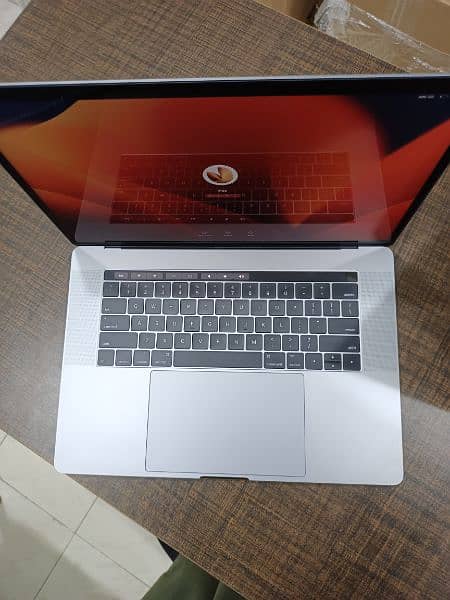 MACBOOK PRO 2017 15 INCH TOUCHBAR CORE I7 QUAD-CORE 16GB  512GB 0