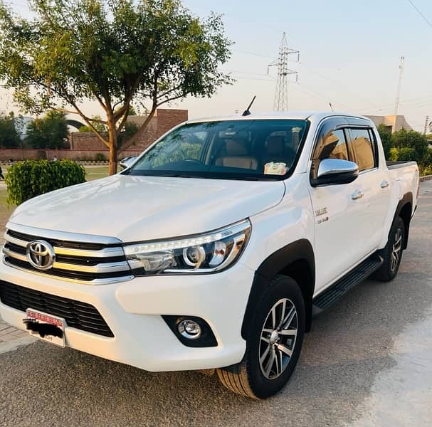 Toyota Hilux 2019 V 1