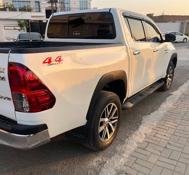 Toyota Hilux 2019 V 3