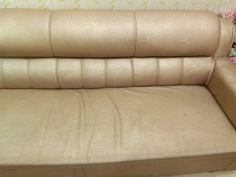 5 seater  sofa set . . . almost neww 3