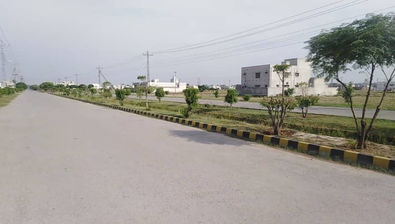 100 Feet Main Road 1 Kanal Ideal Location Plot In E Block AWT Phase 2 Lahore 4