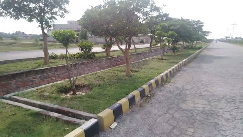 100 Feet Main Road 1 Kanal Ideal Location Plot In E Block AWT Phase 2 Lahore 8