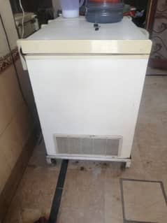 Twin door fridge freezer waves with heavy frame first come first get