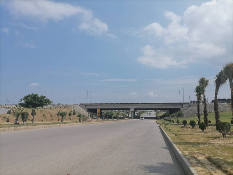 7 Marla Park Face Corner Residential Plot Available For Sale In Mumtaz City Islamabad. 4