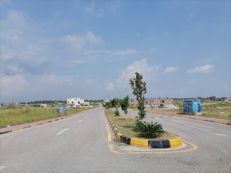 7 Marla Park Face Corner Residential Plot Available For Sale In Mumtaz City Islamabad. 6