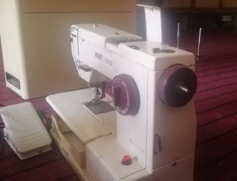 Dubai ka sewing machine hai 1