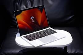 MacBook pro 2017 (13.4 inch core i7) Touchbar/16GB RAM/ 1000GB SSD