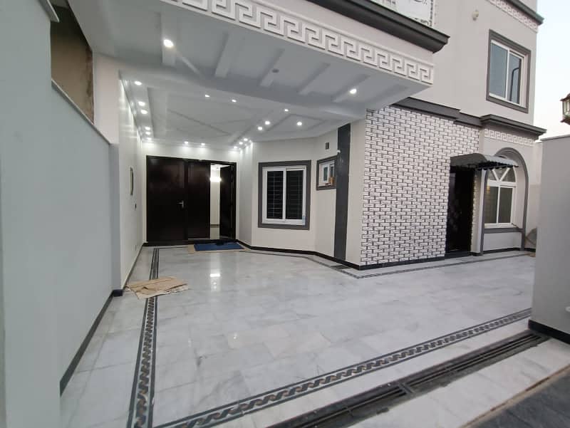 Brand New, 35x70,Double Road Corner House for Sale with 6 Bedrooms in G-13, Islamabad 21