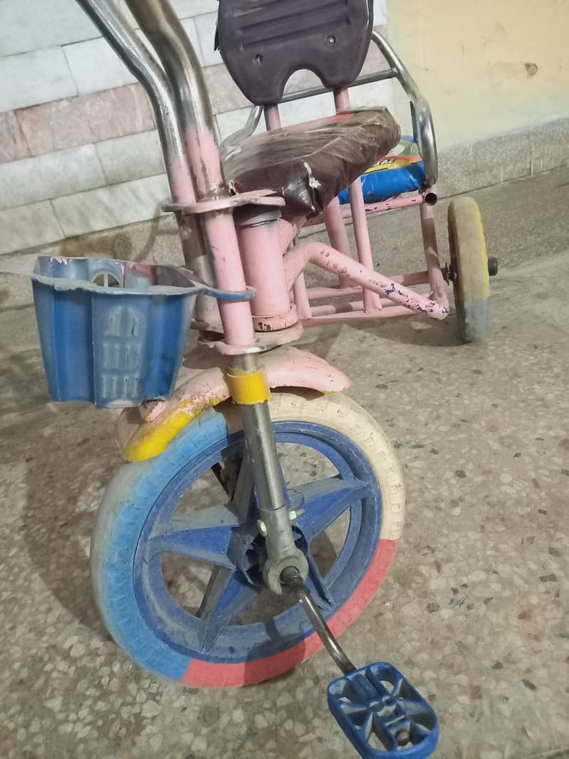 kids tricycle 2whells best quality like new one 3