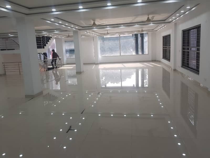 6000 Square Feet Spacious Office Available In Gulberg For Rent 4