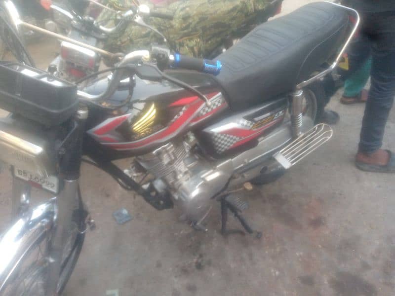 CG 125 Honda black color Bahawalpur Nambar 2