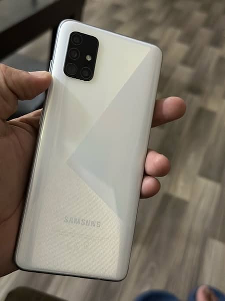 Samsung A51 1