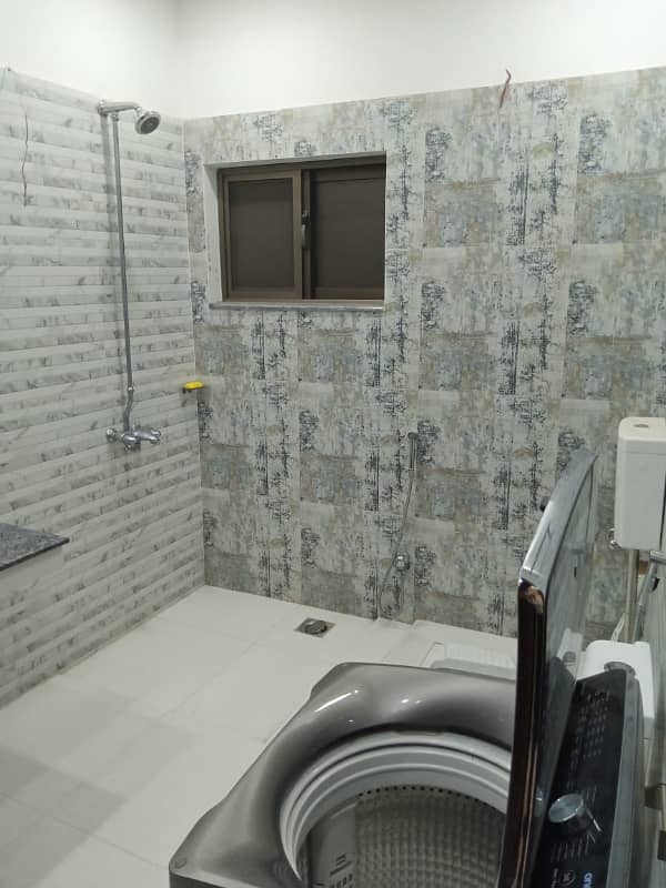 ONE KANAL UPPER PORTION AVAILABLE FOR RENT IN VALENCIA TOWN LAHORE 3