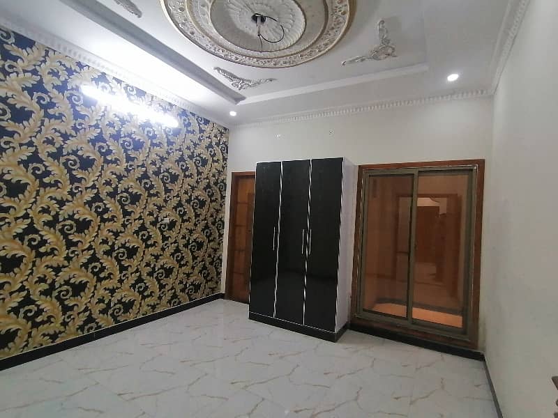 10 Marla beautiful double story House for Rent in Al Rahman garden pH 4 beautiful location 
6 beautiful bedroom with attach washroom and 2 beautiful kitchen 2