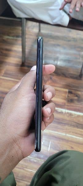 one plus 8 pro 12gb ram 256 rom 10 by 10 condition 4