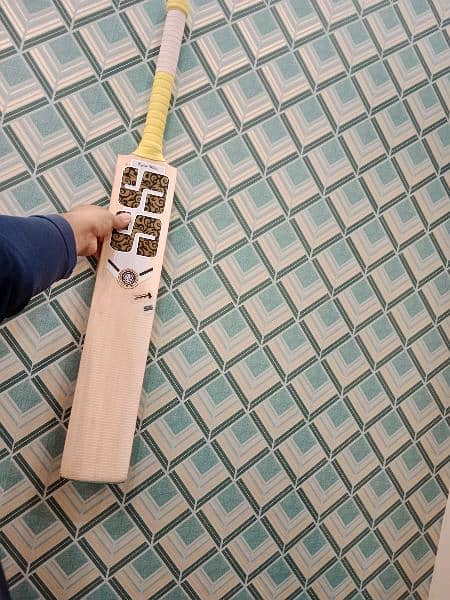 cricket bAt New hai 2. balance height feel like very light 0