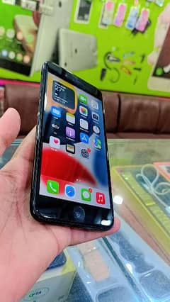 I phone 7 plus 128gb 10 by 10 battery charger health 100 only phone